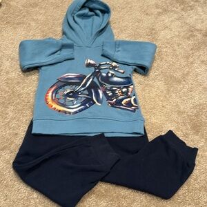 New toddler’s 3T matching sets